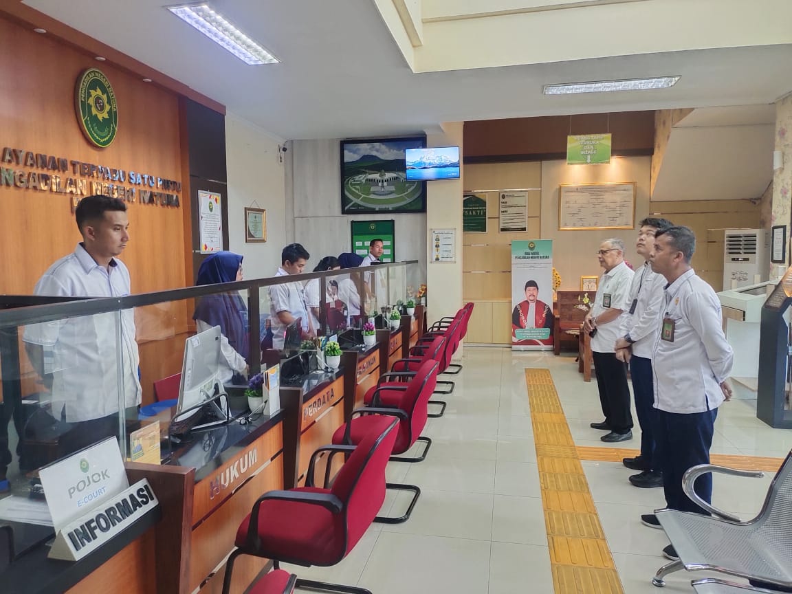 Briefing pagi petugas PTSP Pengadilan Negeri Natuna