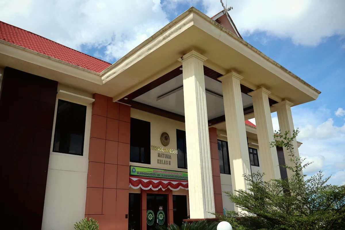 Fasad gedung Pengadilan Negeri Natuna Kelas II