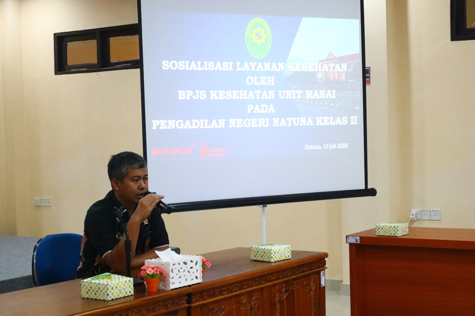 Sosialisasi layanan BPJS Kesehatan di ruang media center Pengadilan Negeri Natuna