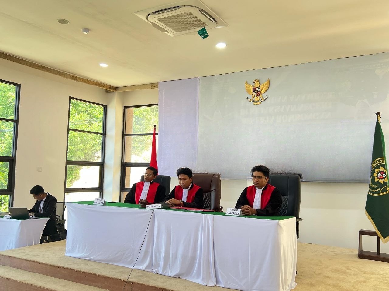 Pelaksanaan sidang keliling Pengadilan Negeri Natuna di Kabupaten Kepulauan Anambas